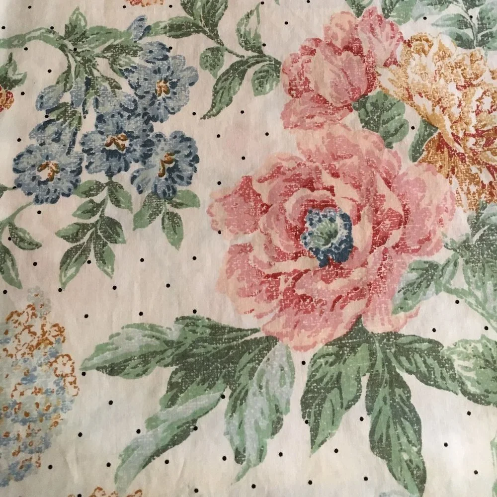VTG Full Flat Bed Sheet - Flowers and Polka Dots with a Black Floral Border